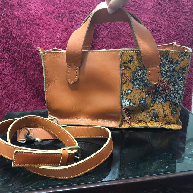 Preloved Tas/ Hand Bag Kulit Asli Kombinasi Batik Tulis (RIZ Batik)
