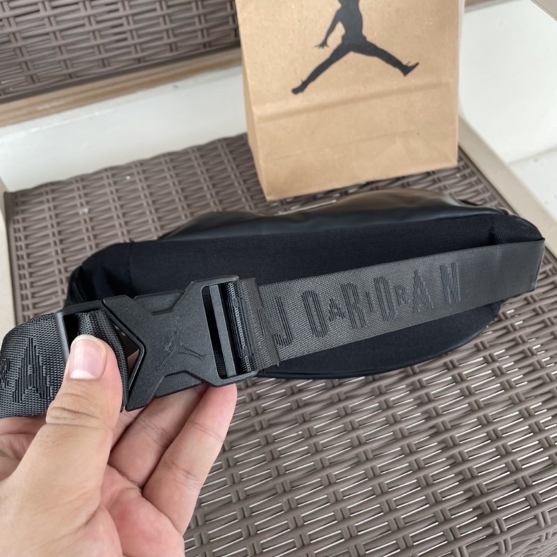 ((TERMURAH)) WAISTBAG AIR JORDAN LEATHER / WAIST BAG AIR JORDAN / TAS PINGGANG AIR JORDAN LEATHER / TAS PINGGANG PRIA / TAS PINGGANG JORDAN PRIA / TAS PINGGANG KEKINIAN / WAISTBAG KEKINIAN / WAISTBAG PRIA