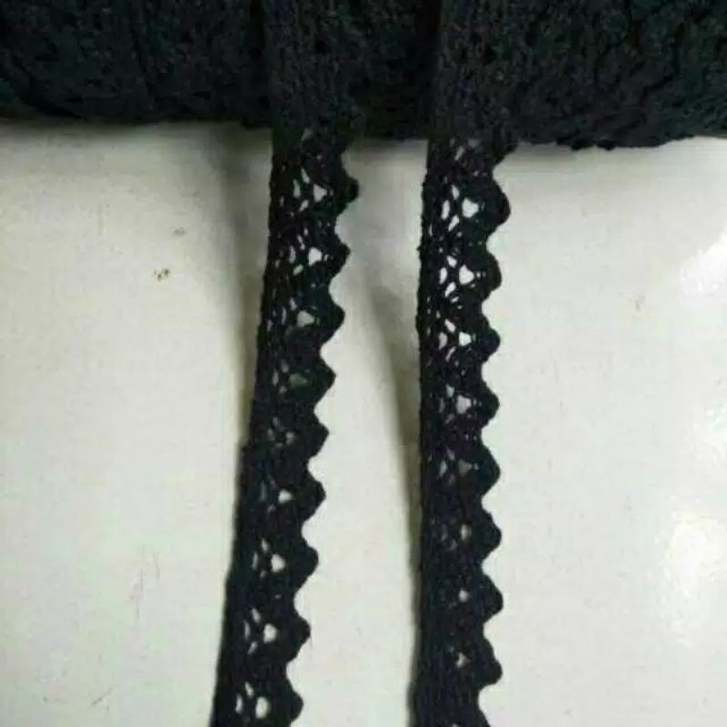 PER PACK 300 YARD RENDA RAJUT WARNA HITAM LEBAR 1.5 CM