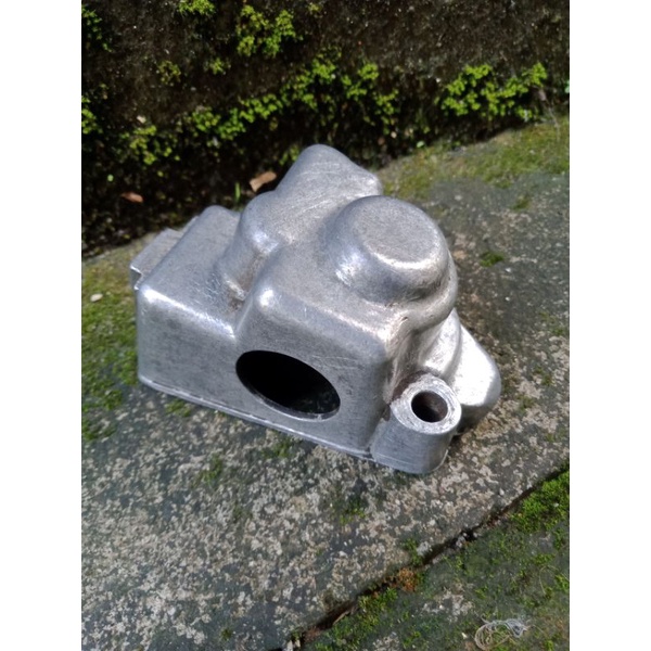 Cover tutup pompa oli Yamaha V75