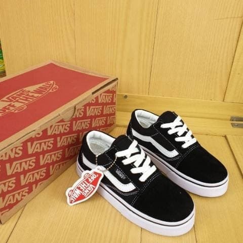 SEPATU VANS IMPOR KIDS JUNIOR IMUT LUCU BLACK WHITE HITAM KADO ANAK KECIL TK SD COWOK CEWEK SEKOLAH