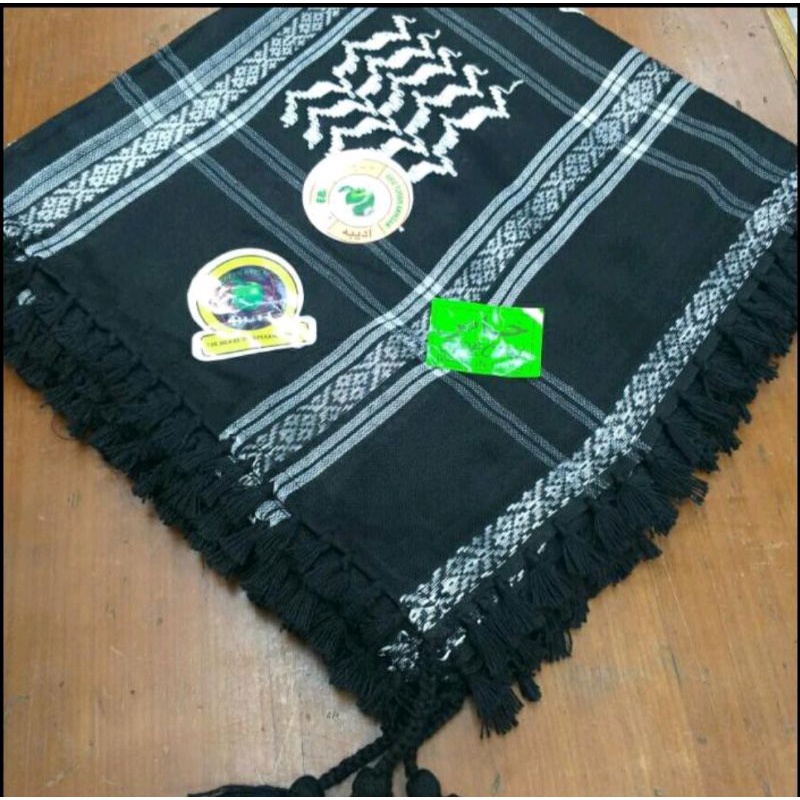 sorban dewasa segi empat hitam -putih