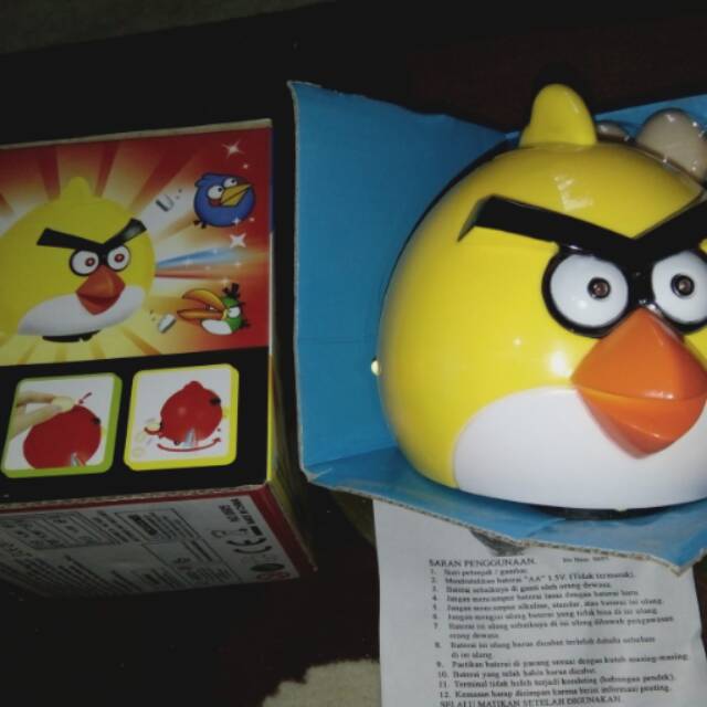 Angry bird bertelur