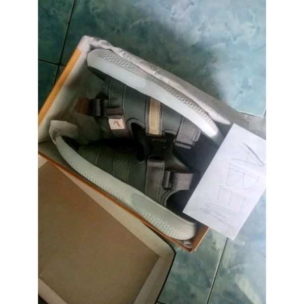 Sepatu Runo Project Abu-Abu