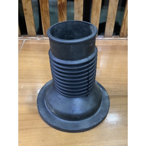 Karet Boot Shock Per Keong Depan Kijang Innova Original