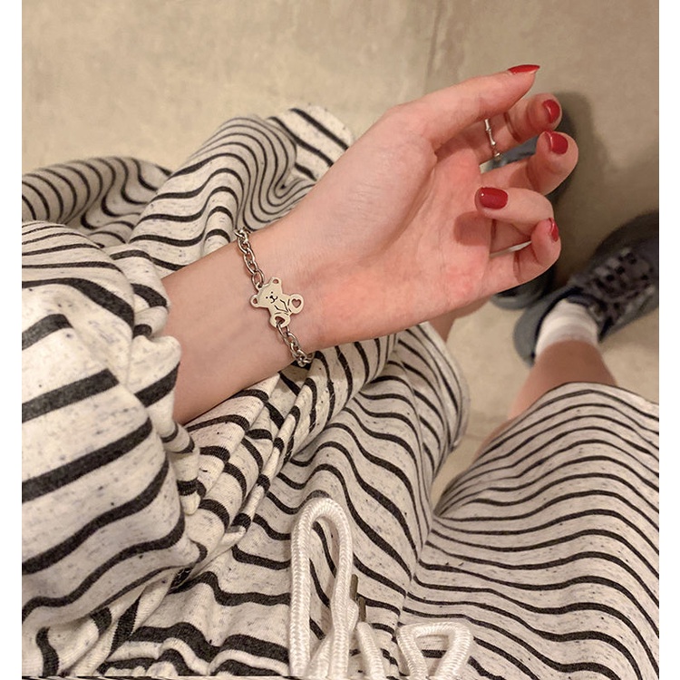 Gelang Rantai Bahan Titanium Steel Warna Silver Dengan Liontin Beruang Untuk Wanita