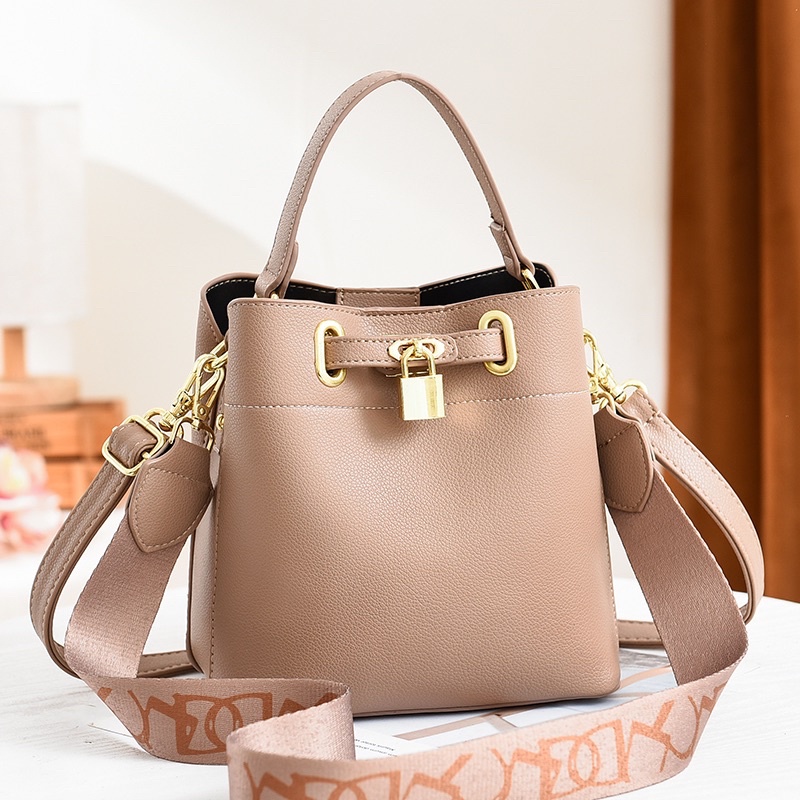 ✨✨HOTSALE✨✨TAS HANDBAG SELEMPANG  SHOULDER BAG SLINGBAG IMPORT GEDE BESAR WANITA KONDANGAN LB- 241