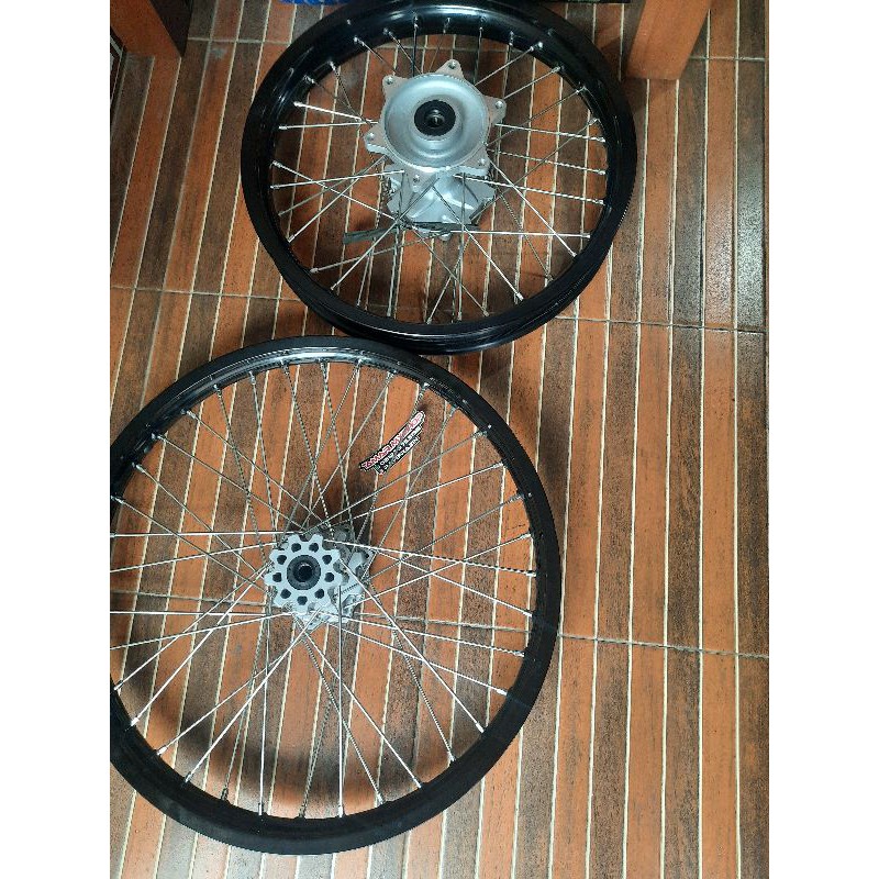 velg set ori honda crf150L tanpa ban ring 18 21