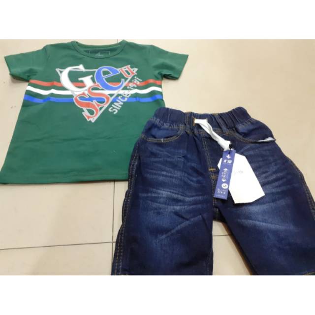 SETELAH LEVIS ANAK LAKI LAKI