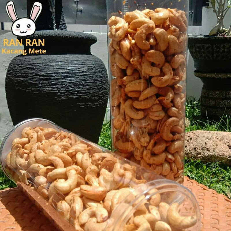 

Kacang Mete kemasan 1 kg . kualitas super ..