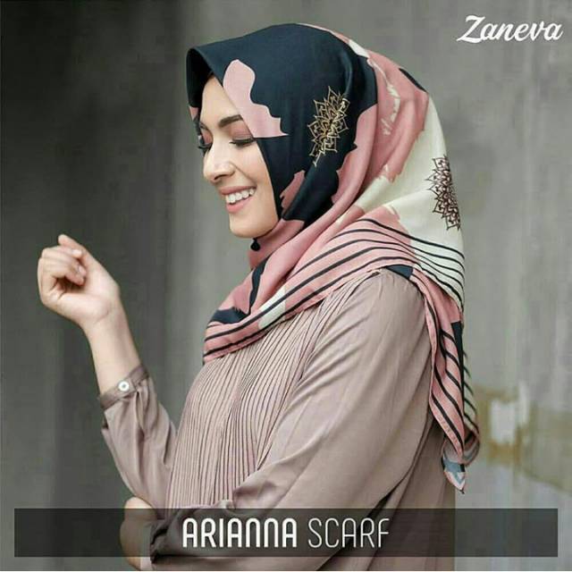 Hijab artis zaneva Arianna