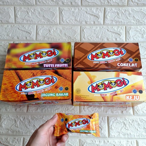 

MOMOGI STICK SNACK LEZAT - CEMILAN MAKANAN KERING (1 BOX ISI 20 PCS)