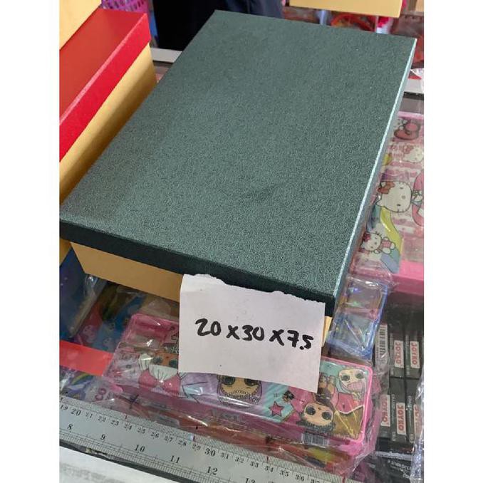 

Buruan Beli] Box Karton / Kotak Kado 20 X 30 X 7,5 Cm / Box Hampers / Dus