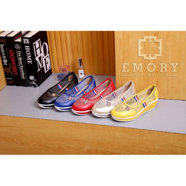 Sepatu Emory