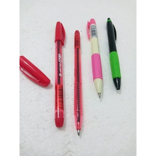 

Pulpen 1 set Mix isi 4 e-pro (0.5mm dan 0.7mm)