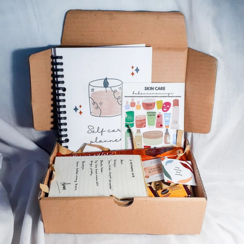 

Hadiah wisuda planner, Planner A5, hadiah keren, gift box, kado, hampers