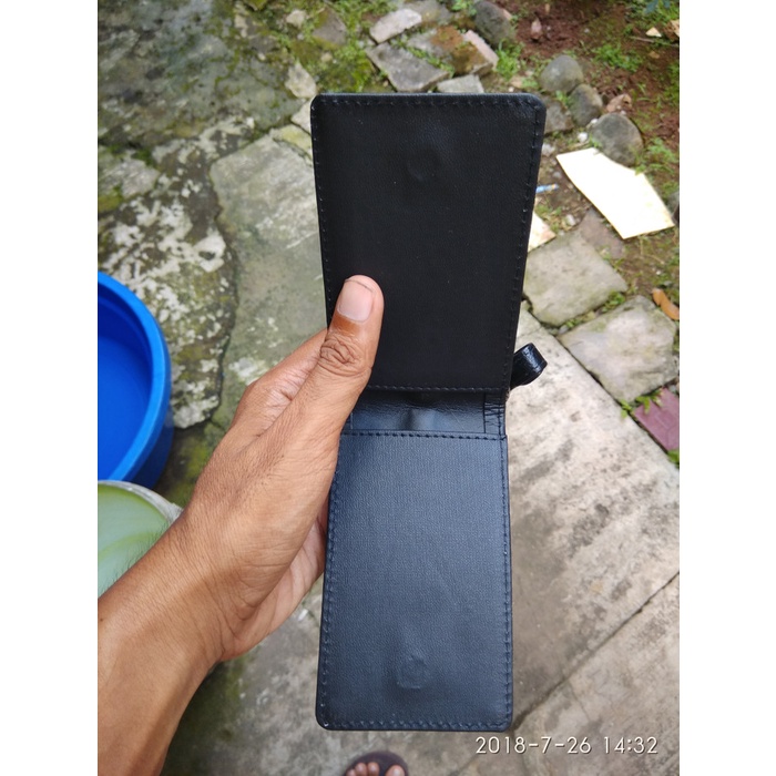 

Hemat Tempat Id Card Holder Kulit Magnet Kalep Murah