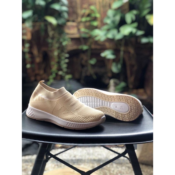 SEPATU FASION WANITA SNEAKERS TANPA TALI