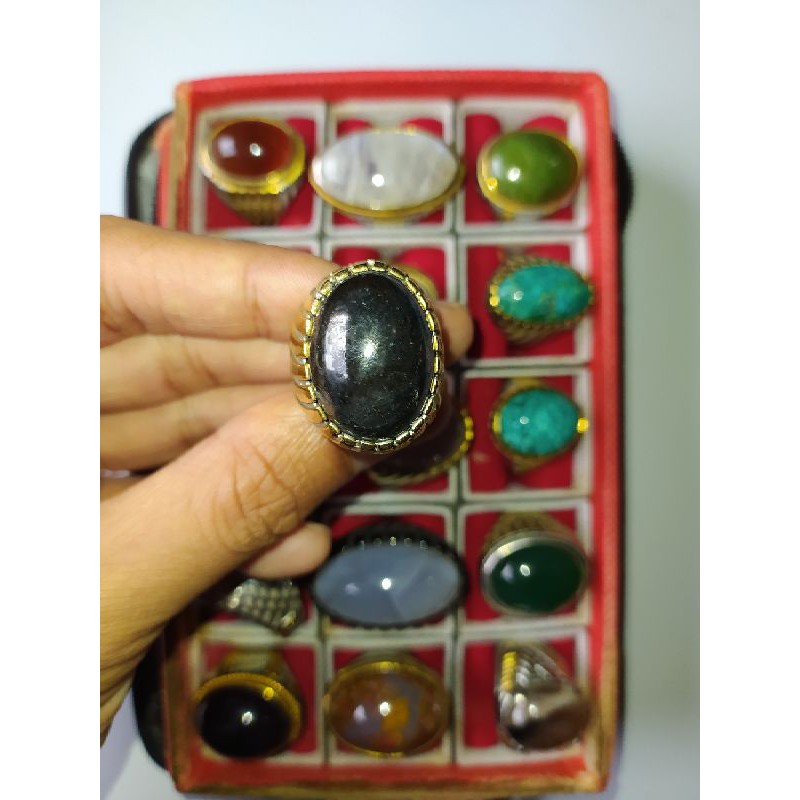 CINCIN ASLI BATU BACAN HITAM