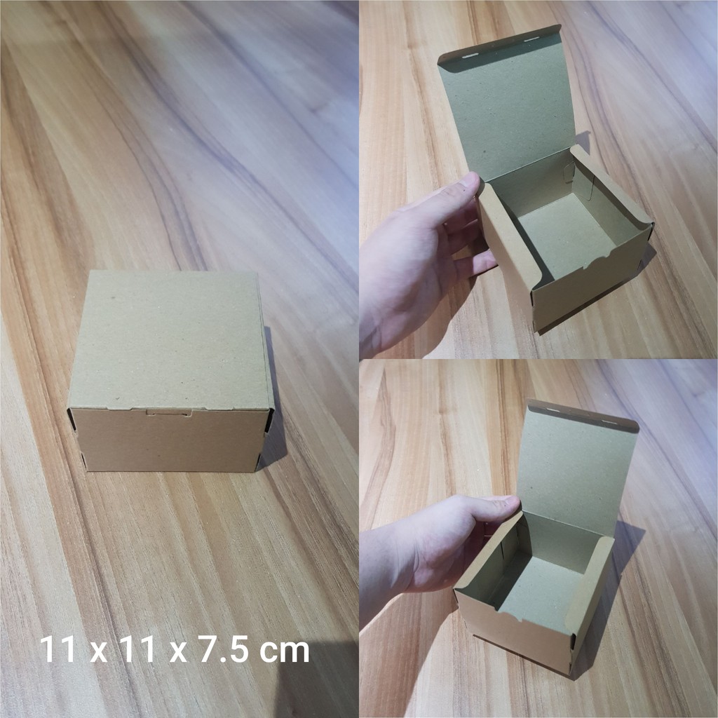 

Dus Warna Cokelat Uk. 11 x 11 x 7.5 cm. Untuk garlic bread, Roti, dll (HARGA UNTUK PER 10 PCS DUS)