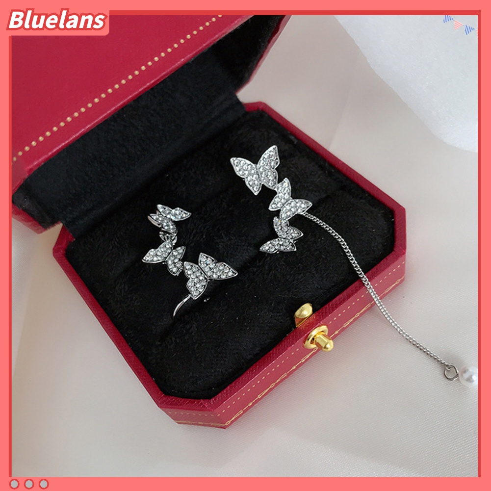 Anting Stud Asimetris Desain Kupu-Kupu 3 Tombol Aksen Berlian Imitasi Untuk Wanita