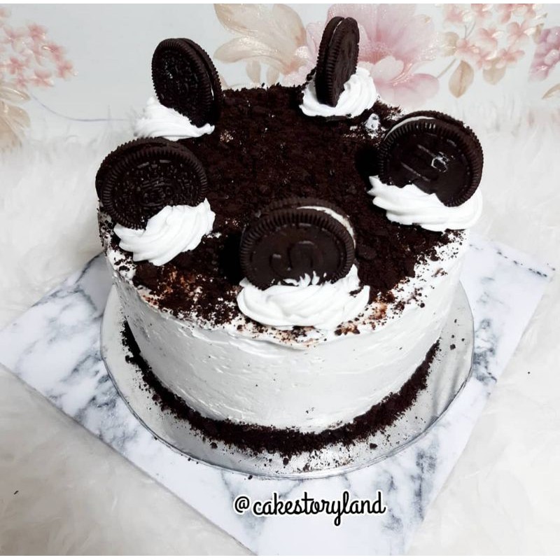 

Oreo Birthday Cake