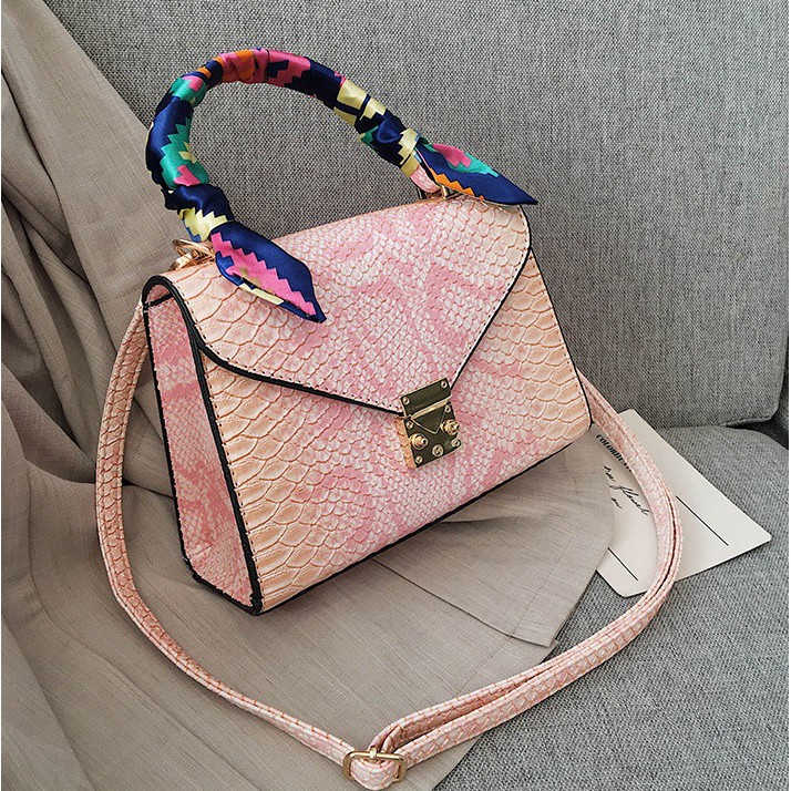 JK 1KG MUAT 2PCS TAS 685 SELEMPANG IMPORT MOTIF SNAKE FREE SYAL