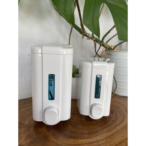 Dispenser sabun cair dan shampo