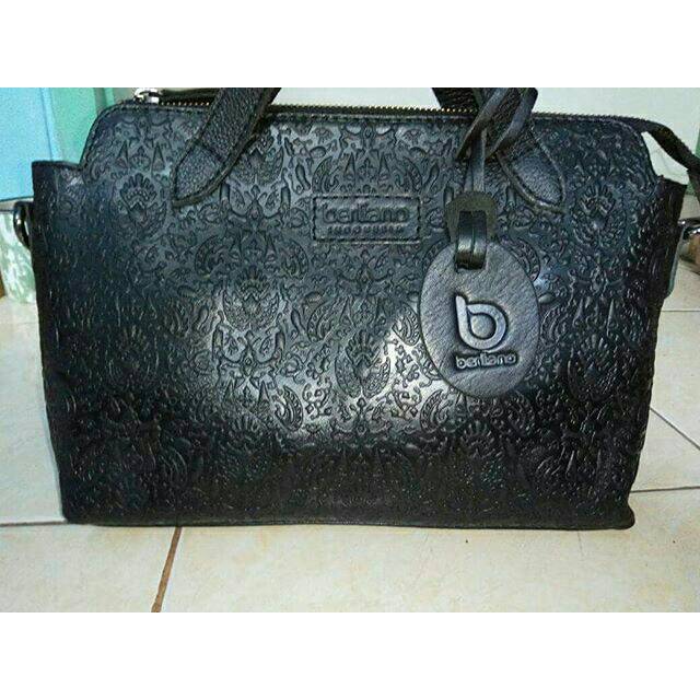 Fendi hitam sidomukti berliano