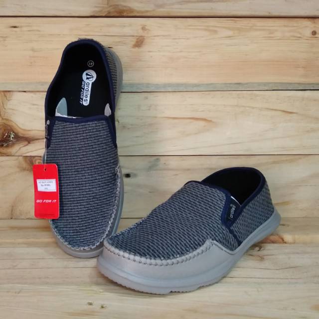 Sepatu Ardiles slip-on ASSOY