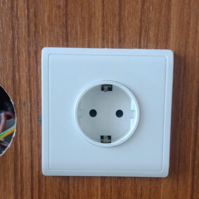 SCHNEIDER STOP KONTAK PIENO E82426_16S_WE_G3