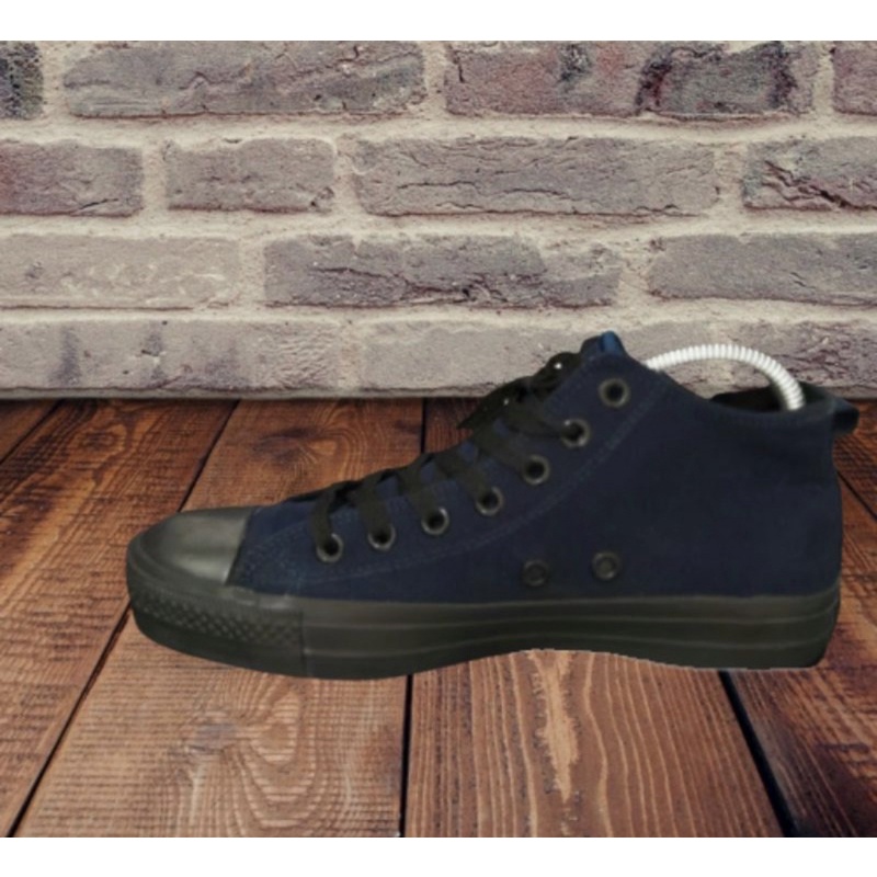 TERBARU!! bisa cod Sepatu  Chuck Taylor semi boot fullblack+box