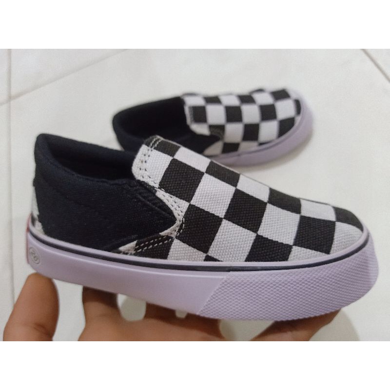 sepatu slip on anak