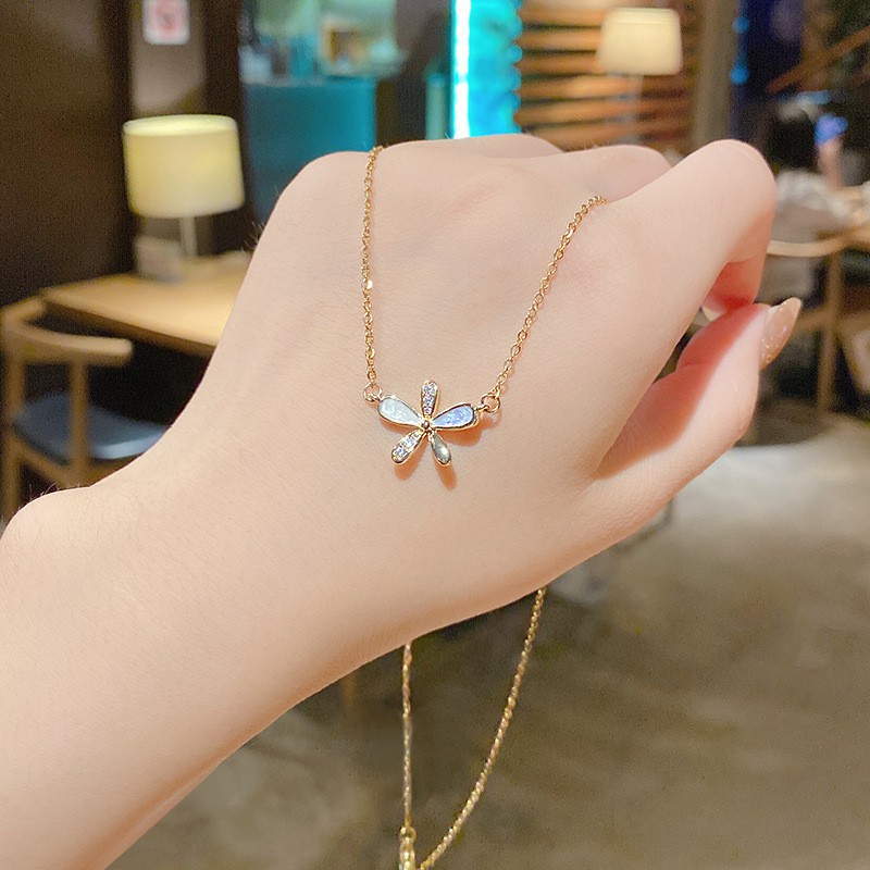 Kalung Choker Desain Daisy Kecil Bahan Titanium