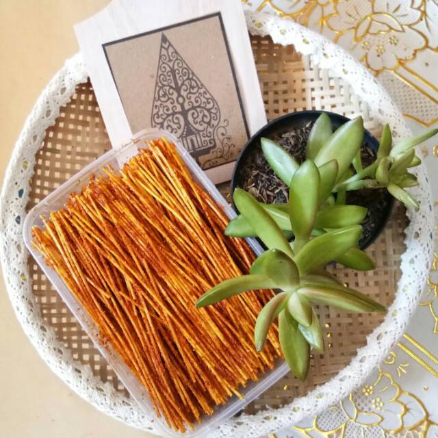 

CEMILAN SNACK MIE LIDI BOX TERMURAH 12000 RIBU