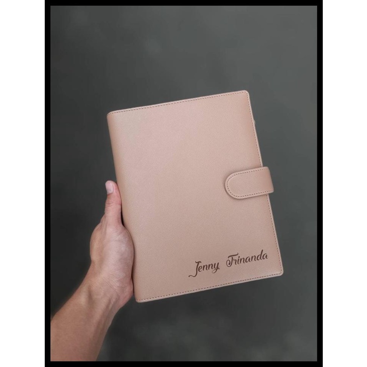 

COD BINDER UNTUK KULIAH KERJA BUKU CATATAN 26RING MODEL B5 CUSTOM NAMA COD