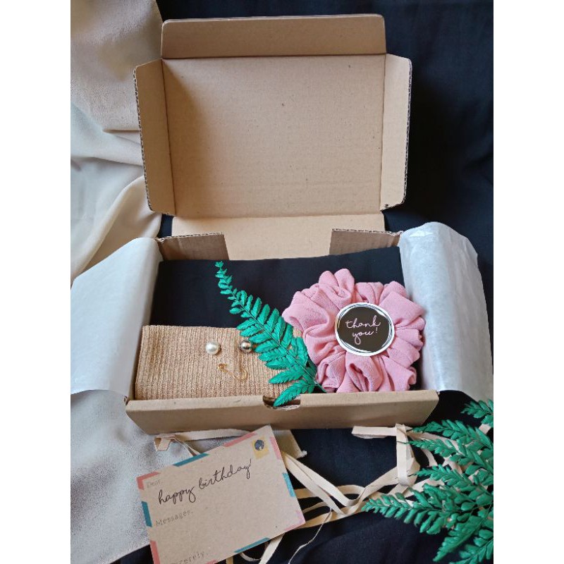 

Adapaket.gift | Gift Box Hijab | Hampers Idul Fitri | Hampers Lebaran | Hampers Hijab | Hadiah Murah