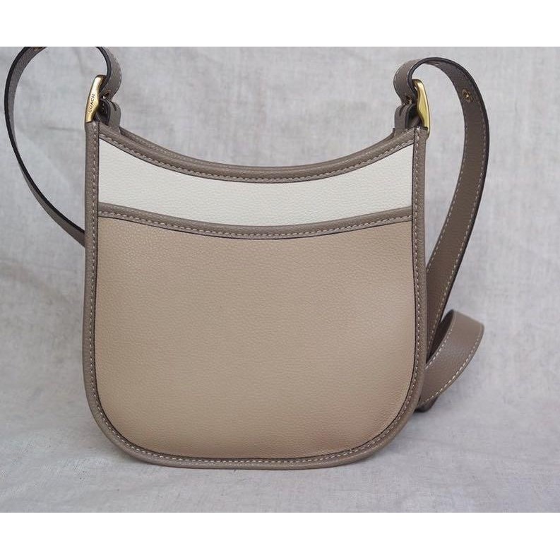 

Coach Emery Crossbody 21 Brass Chalk
