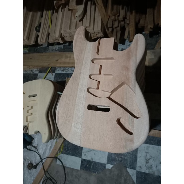 Body Gitar Mentahan bisa custom
