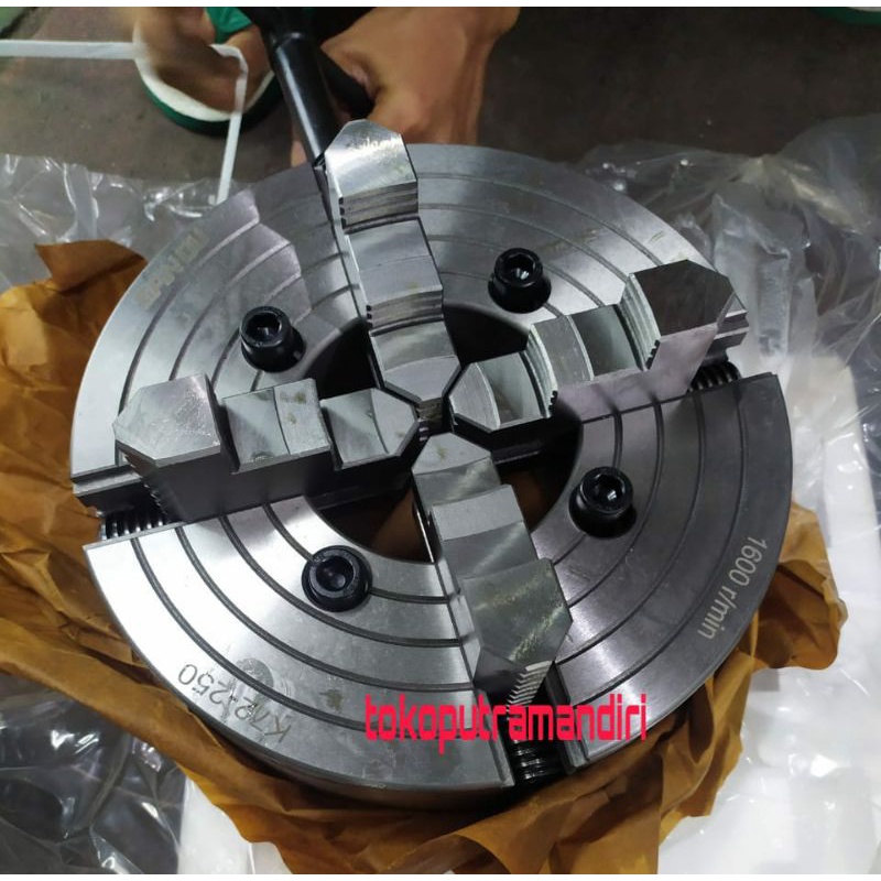 Chuck Bubut 10 inch 4 Jaw / Claw Bubut 10" 4 Jaw K72-250mm