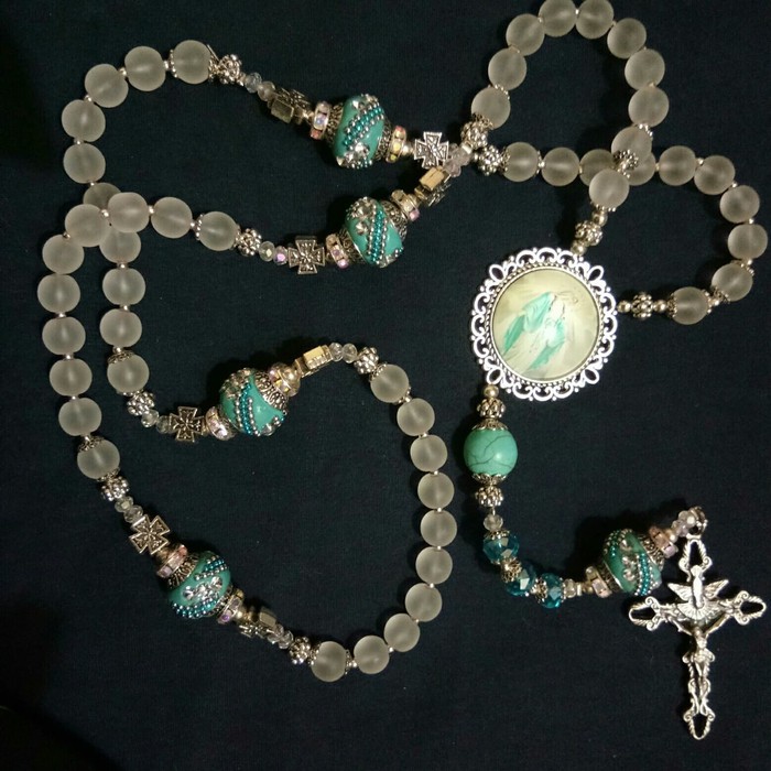Rosario Moonstone Salib Roh Kudus