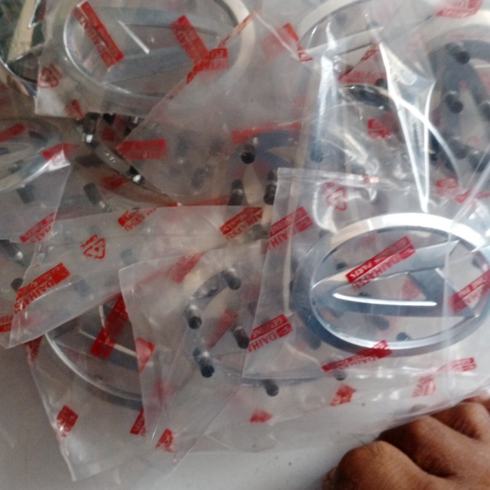 emblem logo tutup stir daihatsu Xenia ayia terios