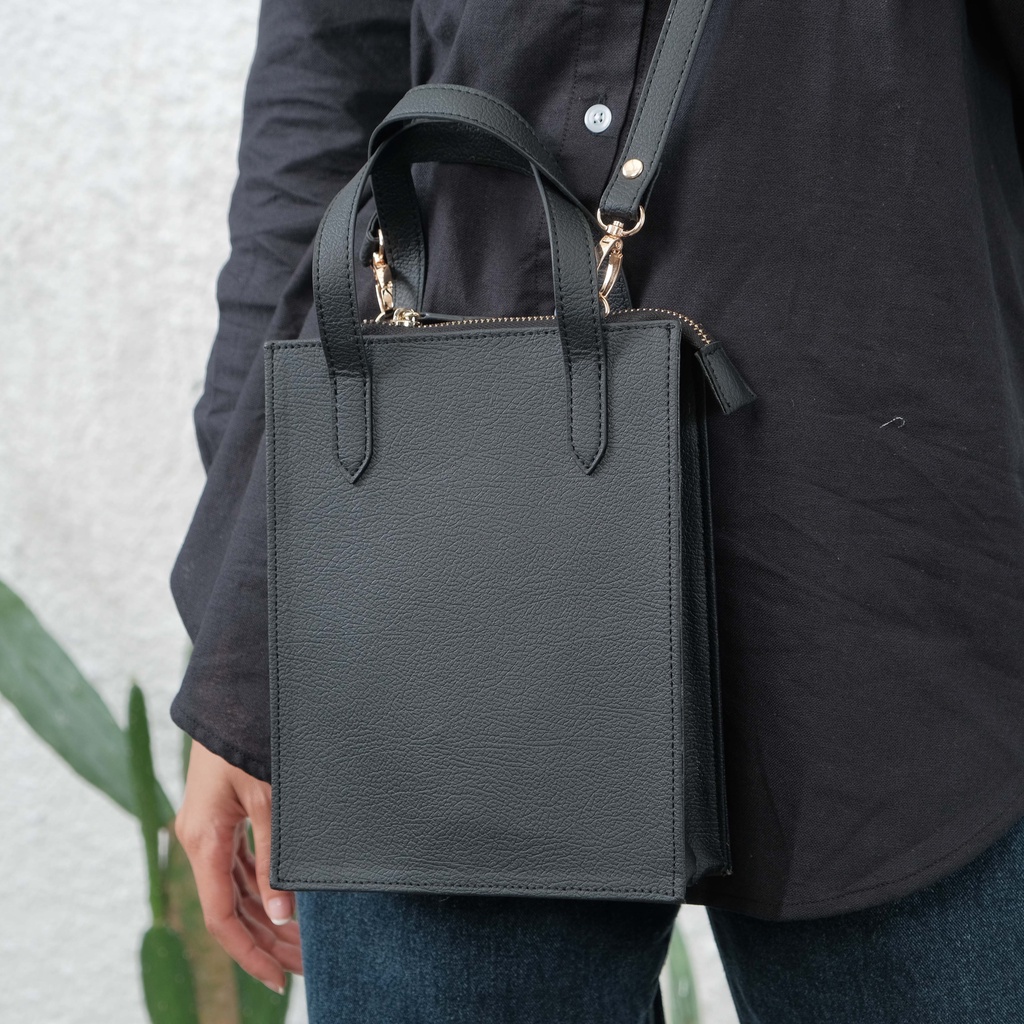 Erica Slingbag LFL - HITAM