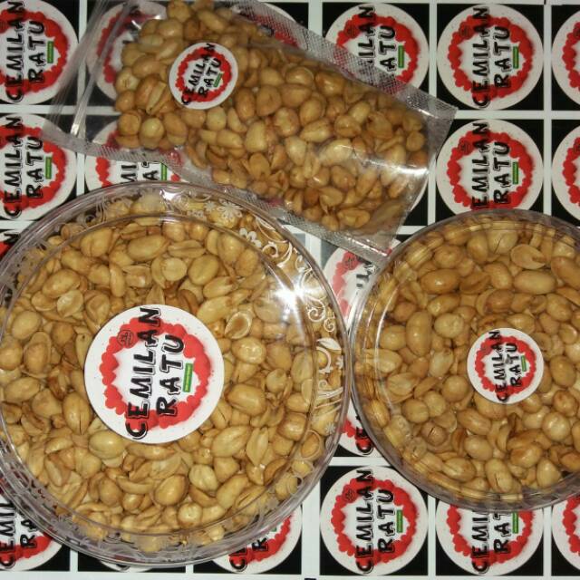 

Kacang Bawang Cemilan Ratu