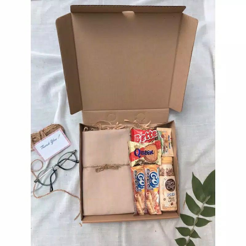

Hampers Hijab Snackbox / KADO ULANG TAHUN / KADO WISUDA MURAH / HAMPERS HIJAB SNACK BOX MURAH