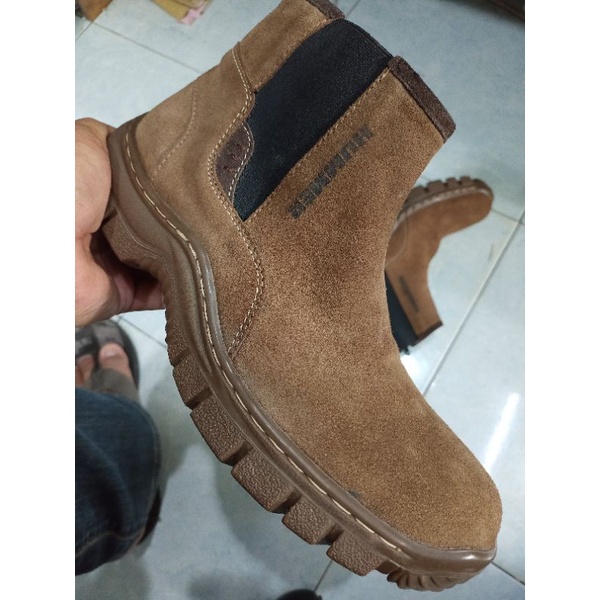 Sepatu Kulit Swede Hammer