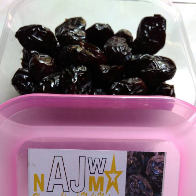 

Kurma Nabi / Ajwa Asli Madinah Grade A 500gr