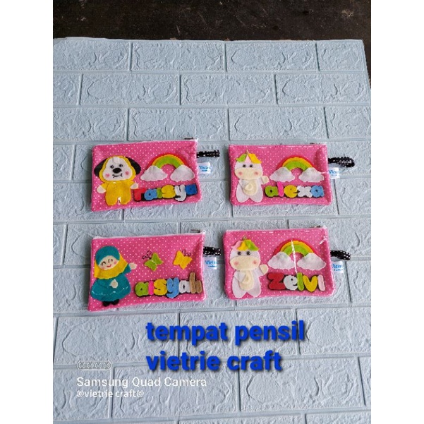 

tempat pensil karakter