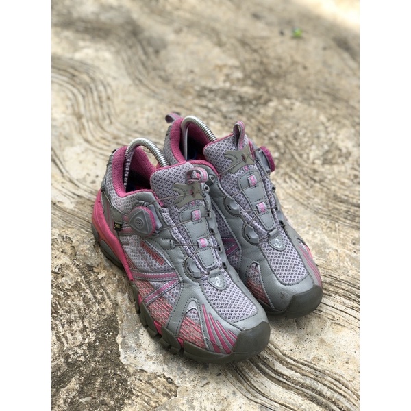 Sepatu gunung second original TREKSTA