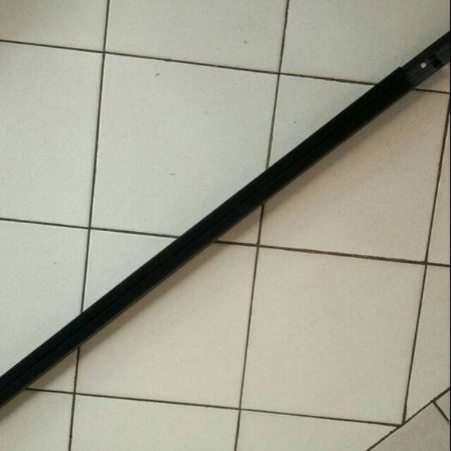 Weatherstrip out/pelipit kaca/list kaca luar suzuki apv depan R/L